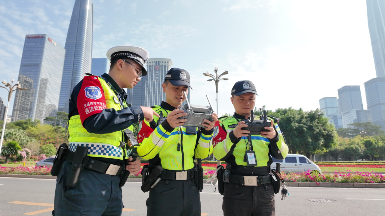 百架无人机起飞查违停！覆盖福田全区重点路段