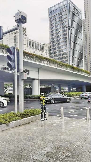 “机警战队”开启 智能化空地联勤.png