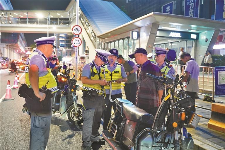 深圳特区报：夜幕降临 严查上线.jpg